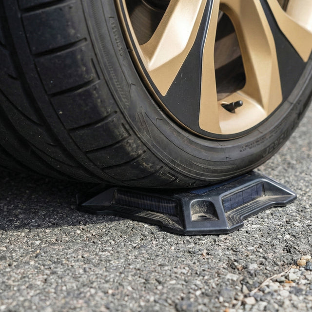 Spot de Balisage Solaire pour Sol/Parking - IP67, Jusqu'à 5 Tonnes Supportées